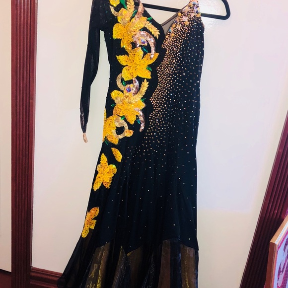 Ballroom costume for smooth dancing - Picture 8 of 8